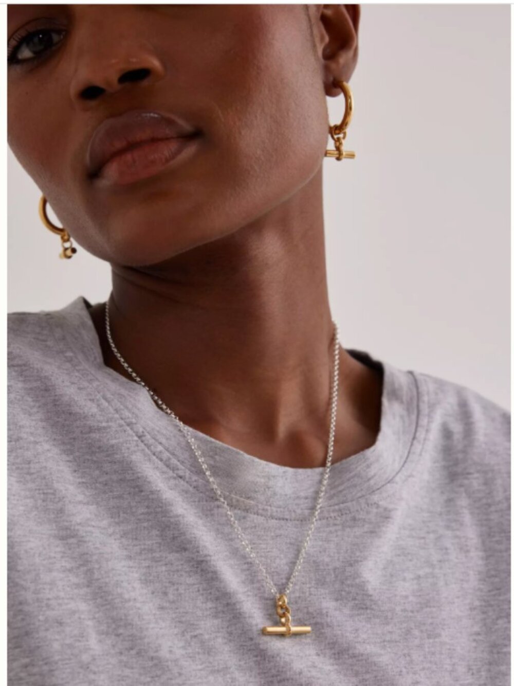 NIB Tilly Sveaas Gold T-Bar Pendant Sterling Silver Belcher Chain Necklace